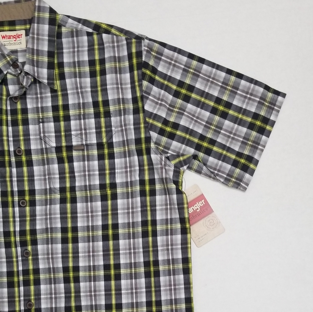 Wrangler Men Large Gray Plaid Button Down Shirt - Picture 3 of 5